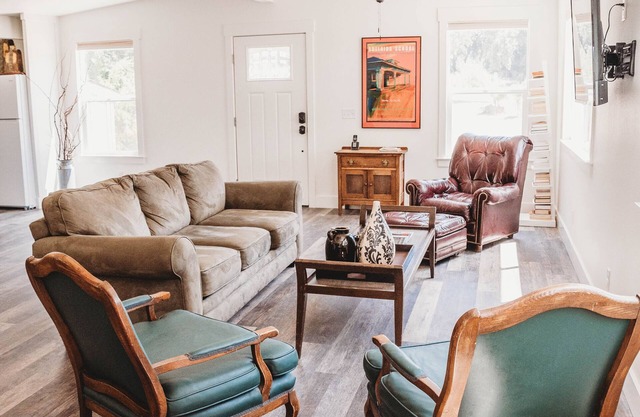 'Moe's Cabin' in the heart of Adelaida wine country and epic star gazing