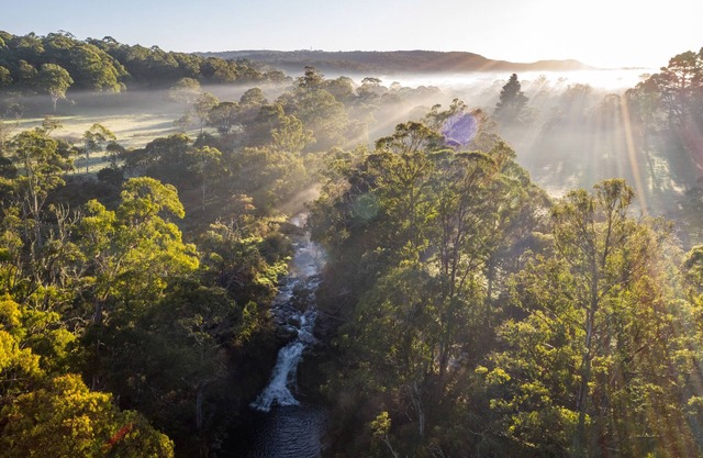 Moffat Falls Cottage overlooks stunning waterfalls and mountain views