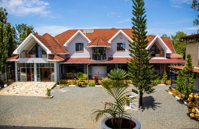 Mojoh Inn Hotel
