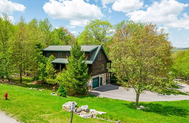 Montana East | Stunning Cabin, Mountain Views!