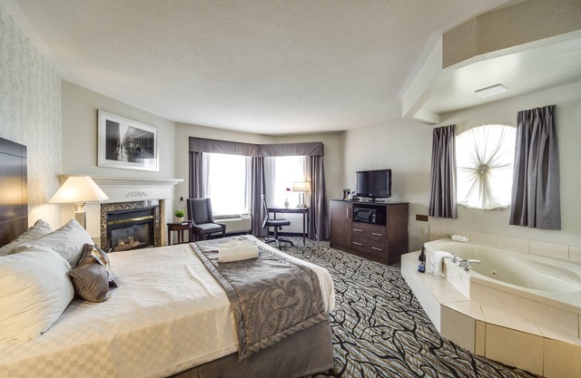 Monte Carlo Inn Oakville Suites