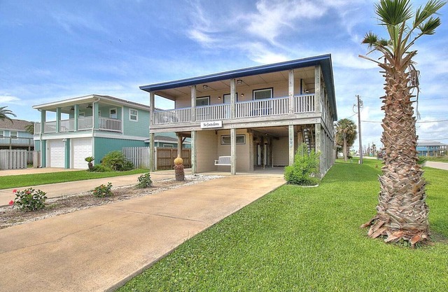Month Long Stays | Pets | Sleeps 10