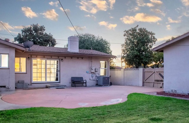 Monthly Furnished 3BR/2BA Near Disneyland