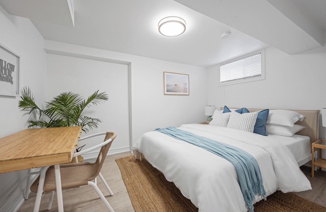 Monthly Private Room Rental in Midtown Toronto