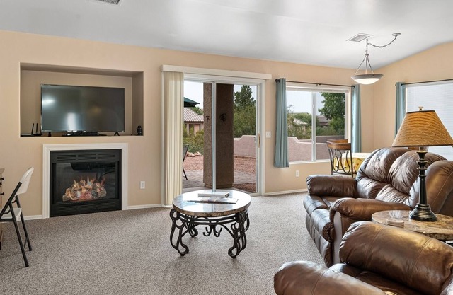 Monthly Property! Community Pool & Hot Tub! Great Cornville Location! - Rising