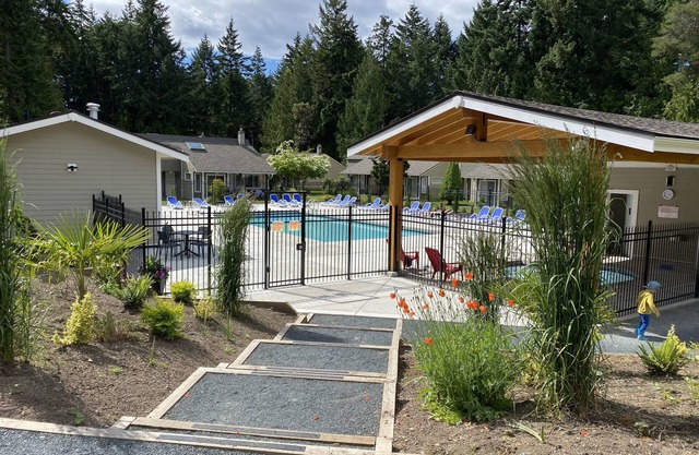 Monthly Rental Mid Sep- Mid June 2100.00 nLONG TERM RENTAL AVAILABLE Sept-Jun