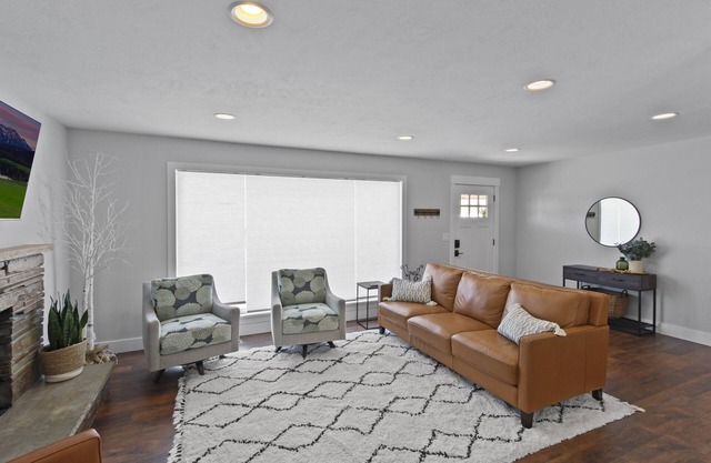 Monthly Special! Location! New Everything 5 Bed Home w/Hot Tub