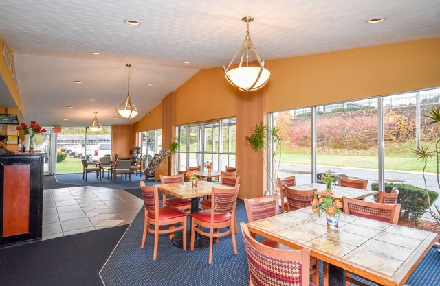 Monticello Inn Framingham