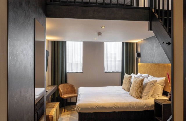 Monument Hotel