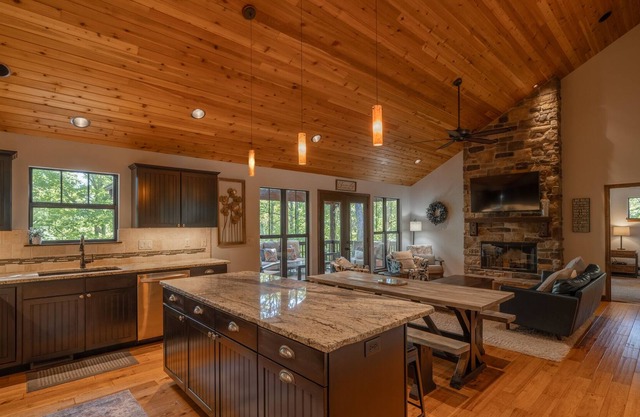 Moon Dance Cottage by Innsbrook Vacations!