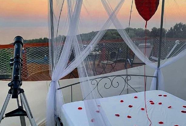 Moonlight Bubble Room