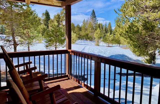 Moonridge Hideaway River Access & Dog Friendly
