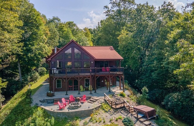 Moose Cabin- Luxury with Amazing Views