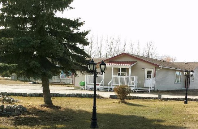 Moosomin Motel