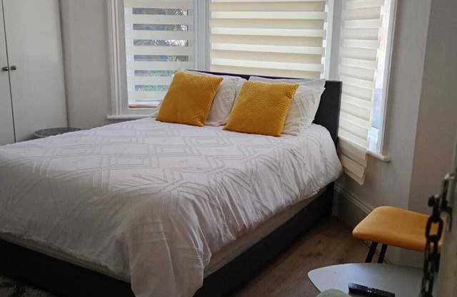 Morden studio 1 near emirates