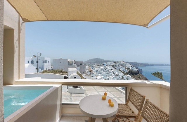 Morfes - Romantic Suite with Hot tub and Sea View by Caldera Houses