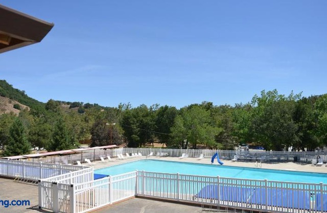 Morgan Hill Camping Resort Cabin 1