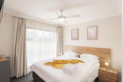 Morview Holiday Homes-Giraffe