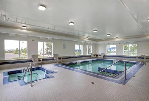 Motel 6 Airdrie