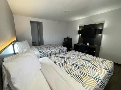 Motel 6 Artesia, NM