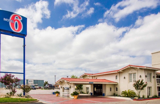 Motel 6 Austin, TX - Midtown