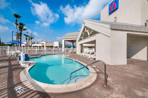 Motel 6-Brownsville, TX North