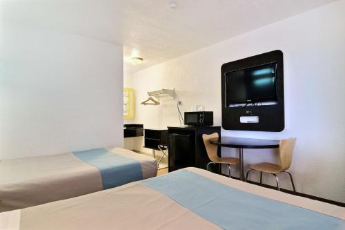 Motel 6-Carlsbad, NM