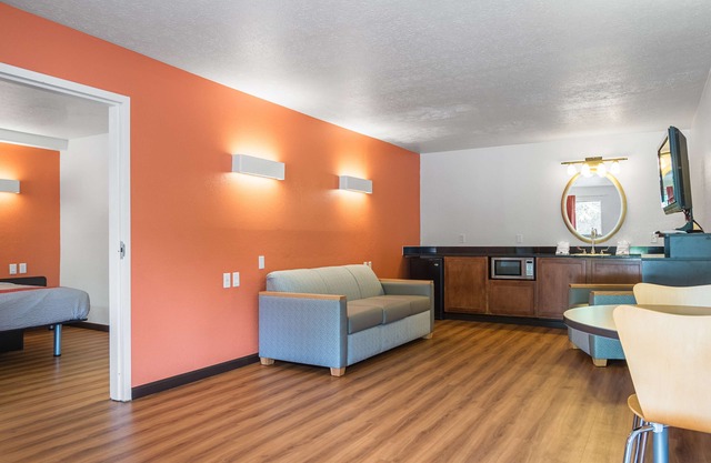 Motel 6 Columbus, OH - OSU