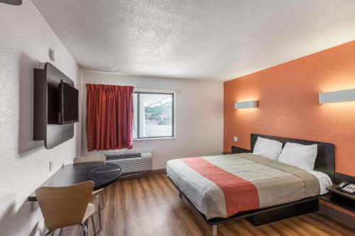 Motel 6-Dallas, TX - South