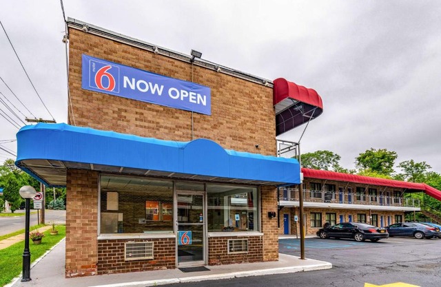 Motel 6-Elmsford, NY - White Plains