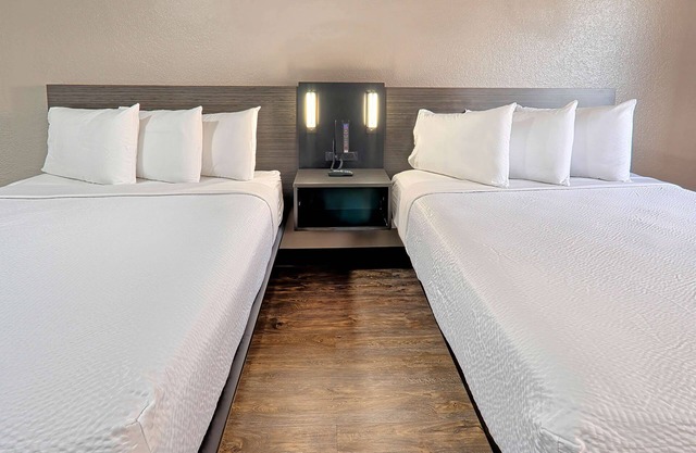 Motel 6 Lancaster, CA