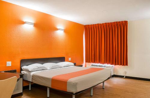 Motel 6-New Orleans, LA - Near Downtown