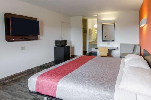 Motel 6-Staunton, VA