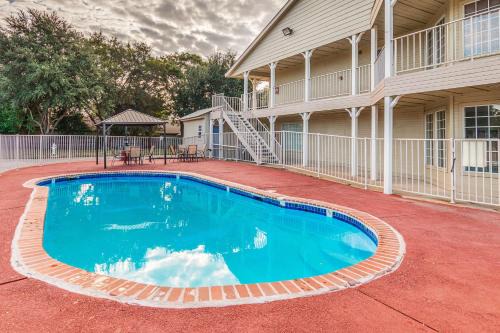Motel 6-Waxahachie, TX