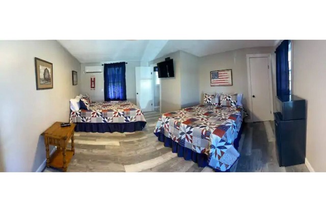 Motel at KY Lake. Stars & Stripes.