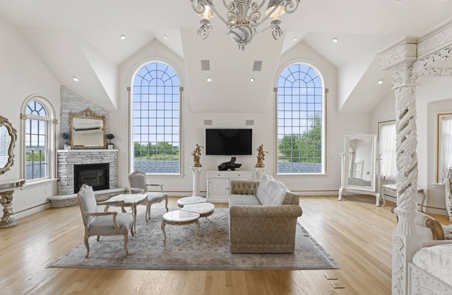 Mount Valley Mansion on Private 200 Acres - Sleeps up to 40 with Pool & Jacuzzi!