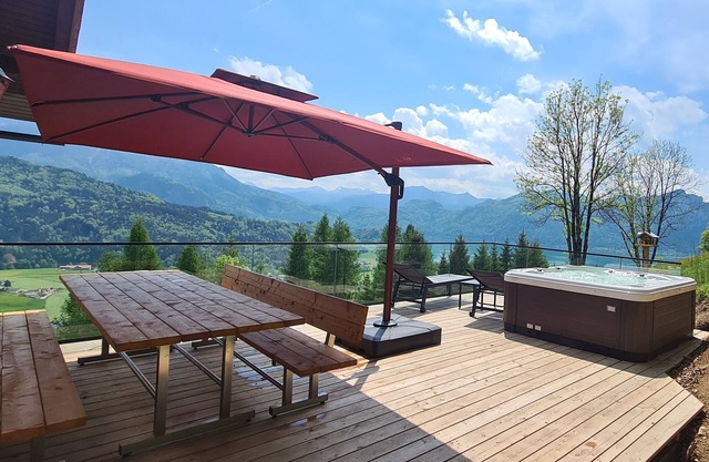 Mountain villa with panoramic terrace - whirlpool - mountain and lake view