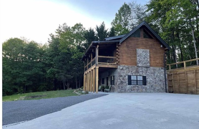 Mountain Cabin, Dayton TN w/BOAT PARKING & Wifi