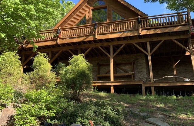 Mountain Cabin on High Rock Lake w lake access and amazing views Full bar hottub