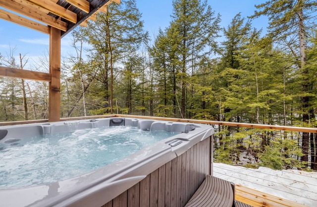 Mountain Cabin Perfect for Leaf Peeping W/Hot Tub