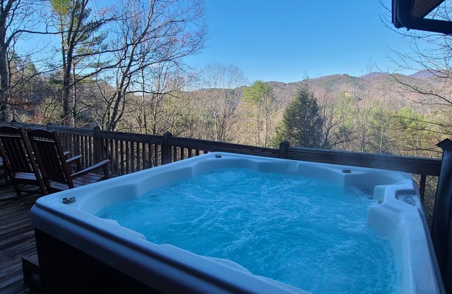 Mountain Cabin,Pool Table,Views,Hot Tub,Fireplace, WiFi, Pet Friendly