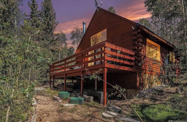Mountain Cabin surrounded by woods and views + Hot Tub