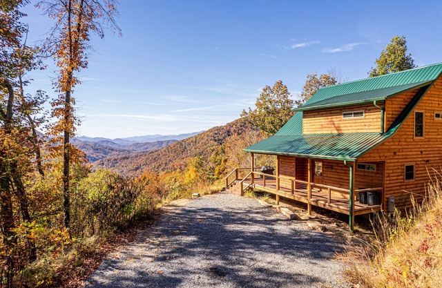 ❤️Mountain Cabin W/Views, Hot Tub, Master Bath W/Rainfall Shower & Heated Floor