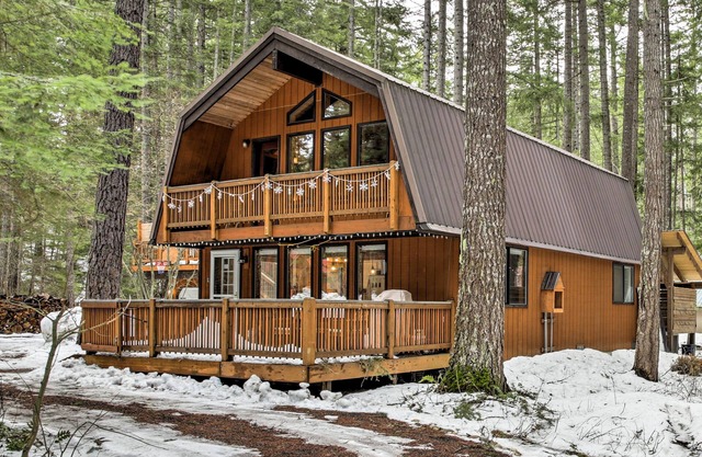 Mountain Chalet w/Hot Tub by Cle Elum Lake!