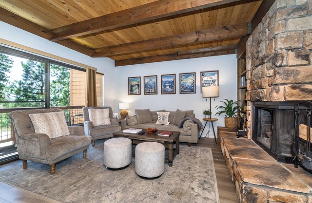 Mountain Getaway - Lake Tahoe - Incline Village w/Garage