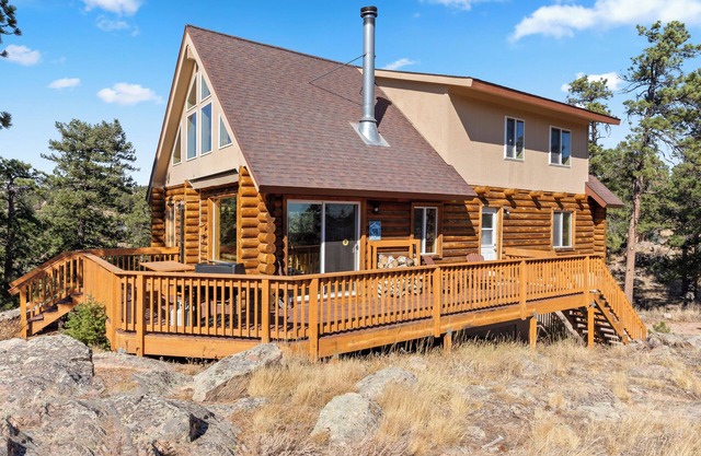 Mountain Home with Amazing Views!