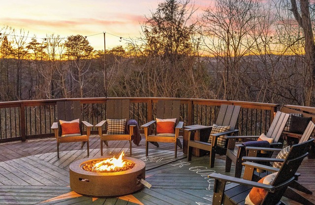 Mountain Mama Cabin Luxury Getaway on NR Gorge Rim! Hot+Cold Tubs/Sauna/Games