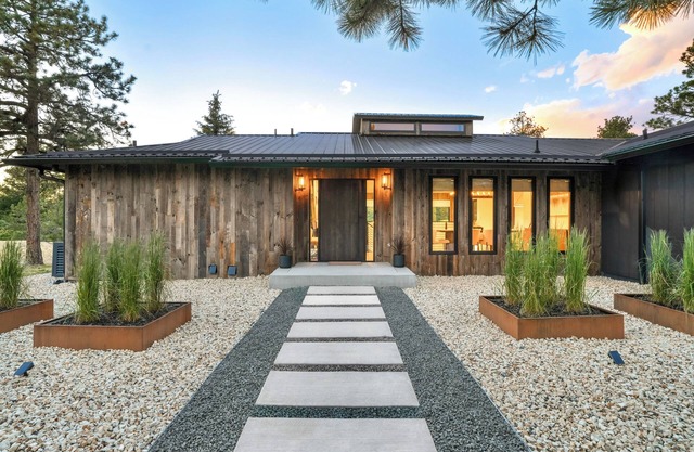 Mountain Modern Luxe: Gather, Relax, Play – The Ultimate Colorado Stay