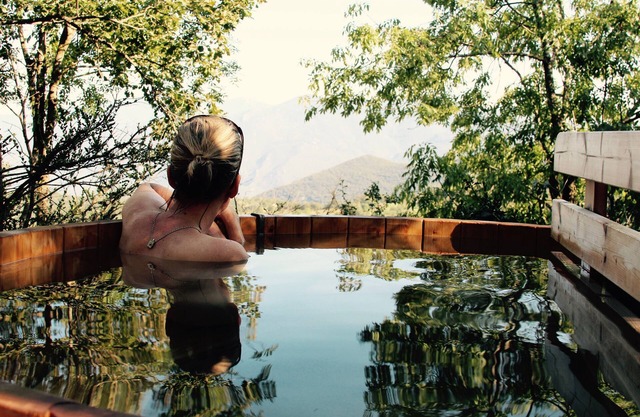 Mountain rural luxury with private hot tub