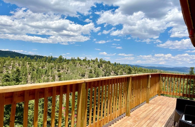 Mountain Top | 3BR Cabin w/Hot Tub + Nature
